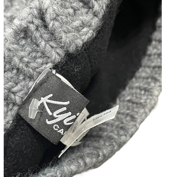 Kyi Kyi Gray Fox Fur Pom Beanie Hat New - Picture 5 of 5